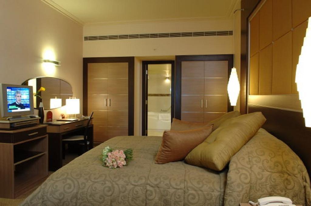 Regency Palace Hotel Jounieh Exterior foto